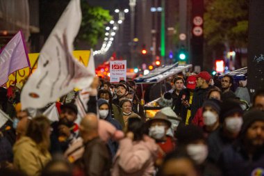 SAO PAULO 11 AĞUSTOS 2022 Bir milyondan fazla imzayla, Brezilya ve Brezilyalılara Demokratik Hukukun Egemenliğini Savunma Mektubu resmi olarak bu Perşembe (11) başlatıldı.)