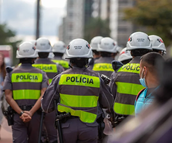 SAO PAULO. 11 Ağustos 2022 'de, Demokratik Hukuk Devleti Savunmasında Brezilyalılara gönderilen Mektup, 1977' de askeri diktatörlüğe karşı ilk mektubun okunduğu yerde bir milyon imzaya ulaştı..