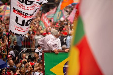 SO PAULO (SP), 10-29-2022 Lula, Alckmin ve Haddad Av 'da bir yürüyüşe katıldılar. Paulista, SP, bu Cumartesi öğleden sonra (29) ve eski Uruguay Cumhurbaşkanı Jos Mujica 'nın özel katılımıyla