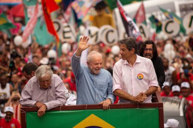 SO PAULO (SP), 10-29-2022 Lula, Alckmin ve Haddad Av 'da bir yürüyüşe katıldılar. Paulista, SP, bu Cumartesi öğleden sonra (29) ve eski Uruguay Cumhurbaşkanı Jos Mujica 'nın özel katılımıyla