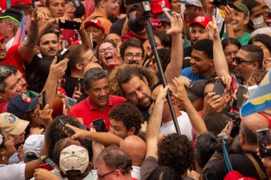 SO PAULO (SP), 10-29-2022 Lula, Alckmin ve Haddad Av 'da bir yürüyüşe katıldılar. Paulista, SP, bu Cumartesi öğleden sonra (29) ve eski Uruguay Cumhurbaşkanı Jos Mujica 'nın özel katılımıyla