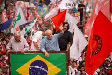 SO PAULO (SP), 10-29-2022 Lula, Alckmin ve Haddad Av 'da bir yürüyüşe katıldılar. Paulista, SP, bu Cumartesi öğleden sonra (29) ve eski Uruguay Cumhurbaşkanı Jos Mujica 'nın özel katılımıyla