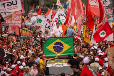 SO PAULO (SP), 10-29-2022 Lula, Alckmin ve Haddad Av 'da bir yürüyüşe katıldılar. Paulista, SP, bu Cumartesi öğleden sonra (29) ve eski Uruguay Cumhurbaşkanı Jos Mujica 'nın özel katılımıyla