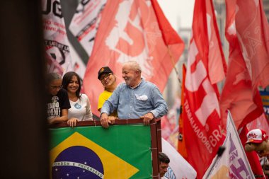 SO PAULO (SP), 10-29-2022 Lula, Alckmin ve Haddad Av 'da bir yürüyüşe katıldılar. Paulista, SP, bu Cumartesi öğleden sonra (29) ve eski Uruguay Cumhurbaşkanı Jos Mujica 'nın özel katılımıyla