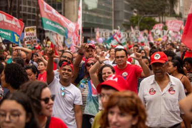 SO PAULO (SP), 10-29-202Lula, Alckmin ve Haddad Av 'a yapılan yürüyüşe katıldılar. Paulista, SP, bu Cumartesi öğleden sonra (29) ve eski Uruguay Cumhurbaşkanı Jos Mujica 'nın özel katılımıyla