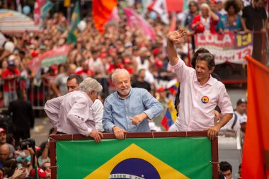 SO PAULO (SP), 10-29-2022 Lula, Alckmin ve Haddad Av 'da bir yürüyüşe katıldılar. Paulista, SP, bu Cumartesi öğleden sonra (29) ve eski Uruguay Cumhurbaşkanı Jos Mujica 'nın özel katılımıyla