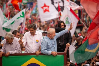 SO PAULO (SP), 10-29-2022 Lula, Alckmin ve Haddad Av 'da bir yürüyüşe katıldılar. Paulista, SP, bu Cumartesi öğleden sonra (29) ve eski Uruguay Cumhurbaşkanı Jos Mujica 'nın özel katılımıyla