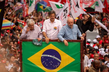 SO PAULO (SP), 10-29-2022 Lula, Alckmin ve Haddad Av 'da bir yürüyüşe katıldılar. Paulista, SP, bu Cumartesi öğleden sonra (29) ve eski Uruguay Cumhurbaşkanı Jos Mujica 'nın özel katılımıyla