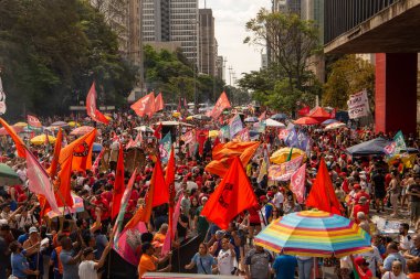 SO PAULO (SP), 10-29-2022 Lula, Alckmin ve Haddad Av 'da bir yürüyüşe katıldılar. Paulista, SP, bu Cumartesi öğleden sonra (29) ve eski Uruguay Cumhurbaşkanı Jos Mujica 'nın özel katılımıyla 