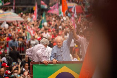 SO PAULO (SP), 10-29-2022 Lula, Alckmin ve Haddad Av 'da bir yürüyüşe katıldılar. Paulista, SP, bu Cumartesi öğleden sonra (29) ve eski Uruguay Cumhurbaşkanı Jos Mujica 'nın özel katılımıyla