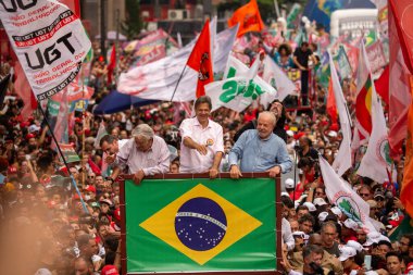 SO PAULO (SP), 10-29-2022 Lula, Alckmin ve Haddad Av 'da bir yürüyüşe katıldılar. Paulista, SP, bu Cumartesi öğleden sonra (29) ve eski Uruguay Cumhurbaşkanı Jos Mujica 'nın özel katılımıyla