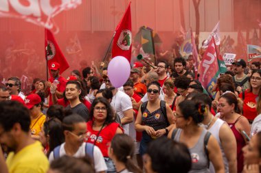 SO PAULO (SP), 10-29-2022 Lula, Alckmin ve Haddad Av 'da bir yürüyüşe katıldılar. Paulista, SP, bu Cumartesi öğleden sonra (29) ve eski Uruguay Cumhurbaşkanı Jos Mujica 'nın özel katılımıyla