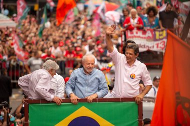 SO PAULO (SP), 10-29-2022 Lula, Alckmin ve Haddad Av 'da bir yürüyüşe katıldılar. Paulista, SP, bu Cumartesi öğleden sonra (29) ve eski Uruguay Cumhurbaşkanı Jos Mujica 'nın özel katılımıyla