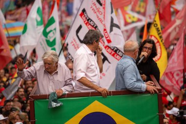 SO PAULO (SP), 10-29-2022 Lula, Alckmin ve Haddad Av 'da bir yürüyüşe katıldılar. Paulista, SP, bu Cumartesi öğleden sonra (29) ve eski Uruguay Cumhurbaşkanı Jos Mujica 'nın özel katılımıyla