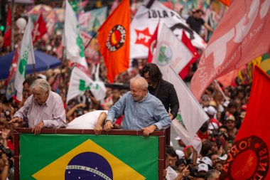 SO PAULO (SP), 10-29-2022 Lula, Alckmin ve Haddad Av 'da bir yürüyüşe katıldılar. Paulista, SP, bu Cumartesi öğleden sonra (29) ve eski Uruguay Cumhurbaşkanı Jos Mujica 'nın özel katılımıyla