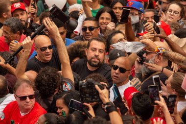 SO PAULO (SP), 10-29-2022 Lula, Alckmin ve Haddad Av 'da bir yürüyüşe katıldılar. Paulista, SP, bu Cumartesi öğleden sonra (29) ve eski Uruguay Cumhurbaşkanı Jos Mujica 'nın özel katılımıyla