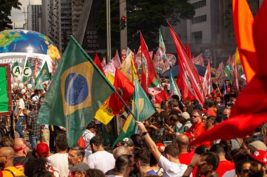 SO PAULO (SP), 10-29-2022 Lula, Alckmin ve Haddad Av 'da bir yürüyüşe katıldılar. Paulista, SP, bu Cumartesi öğleden sonra (29) ve eski Uruguay Cumhurbaşkanı Jos Mujica 'nın özel katılımıyla 