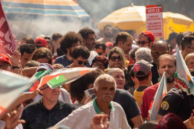 SO PAULO (SP), 10-29-2022 Lula, Alckmin ve Haddad Av 'da bir yürüyüşe katıldılar. Paulista, SP, bu Cumartesi öğleden sonra (29) ve eski Uruguay Cumhurbaşkanı Jos Mujica 'nın özel katılımıyla 