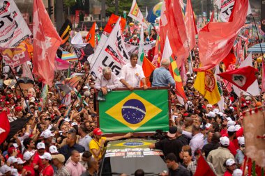 SO PAULO (SP), 10-29-2022 Lula, Alckmin ve Haddad Av 'da bir yürüyüşe katıldılar. Paulista, SP, bu Cumartesi öğleden sonra (29) ve eski Uruguay Cumhurbaşkanı Jos Mujica 'nın özel katılımıyla