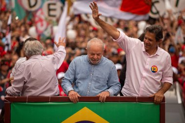 SO PAULO (SP), 10-29-2022 Lula, Alckmin ve Haddad Av 'da bir yürüyüşe katıldılar. Paulista, SP, bu Cumartesi öğleden sonra (29) ve eski Uruguay Cumhurbaşkanı Jos Mujica 'nın özel katılımıyla