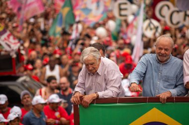 SO PAULO (SP), 10-29-2022 Lula, Alckmin ve Haddad Av 'da bir yürüyüşe katıldılar. Paulista, SP, bu Cumartesi öğleden sonra (29) ve eski Uruguay Cumhurbaşkanı Jos Mujica 'nın özel katılımıyla