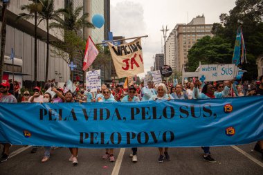 Londra, İngiltere-Mayıs 9, 2018: Barselona şehrinin sokaklarında insanlar