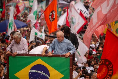 SO PAULO (SP), 10-29-2022 Lula, Alckmin ve Haddad Av 'da bir yürüyüşe katıldılar. Paulista, SP, bu Cumartesi öğleden sonra (29) ve eski Uruguay Cumhurbaşkanı Jos Mujica 'nın özel katılımıyla