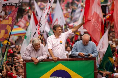 SO PAULO (SP), 10-29-2022 Lula, Alckmin ve Haddad Av 'da bir yürüyüşe katıldılar. Paulista, SP, bu Cumartesi öğleden sonra (29) ve eski Uruguay Cumhurbaşkanı Jos Mujica 'nın özel katılımıyla