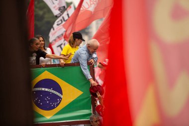 SO PAULO (SP), 10-29-2022 Lula, Alckmin ve Haddad Av 'da bir yürüyüşe katıldılar. Paulista, SP, bu Cumartesi öğleden sonra (29) ve eski Uruguay Cumhurbaşkanı Jos Mujica 'nın özel katılımıyla