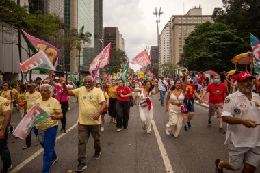 Şehirdeki insanlar,