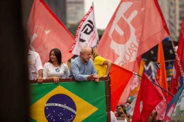 SO PAULO (SP), 10-29-2022 Lula, Alckmin ve Haddad Av 'da bir yürüyüşe katıldılar. Paulista, SP, bu Cumartesi öğleden sonra (29) ve eski Uruguay Cumhurbaşkanı Jos Mujica 'nın özel katılımıyla