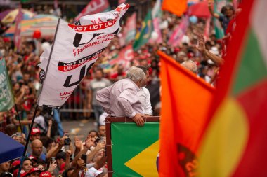 SO PAULO (SP), 10-29-2022 Lula, Alckmin ve Haddad Av 'da bir yürüyüşe katıldılar. Paulista, SP, bu Cumartesi öğleden sonra (29) ve eski Uruguay Cumhurbaşkanı Jos Mujica 'nın özel katılımıyla