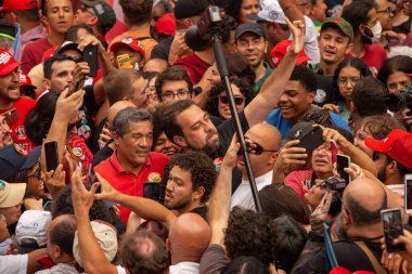 SO PAULO (SP), 10-29-2022 Lula, Alckmin ve Haddad Av 'da bir yürüyüşe katıldılar. Paulista, SP, bu Cumartesi öğleden sonra (29) ve eski Uruguay Cumhurbaşkanı Jos Mujica 'nın özel katılımıyla