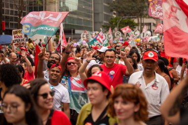 SO PAULO (SP), 10-29-202Lula, Alckmin ve Haddad Av 'a yapılan yürüyüşe katıldılar. Paulista, SP, bu Cumartesi öğleden sonra (29) ve eski Uruguay Cumhurbaşkanı Jos Mujica 'nın özel katılımıyla