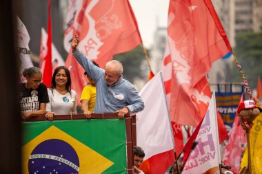SO PAULO (SP), 10-29-2022 Lula, Alckmin ve Haddad Av 'da bir yürüyüşe katıldılar. Paulista, SP, bu Cumartesi öğleden sonra (29) ve eski Uruguay Cumhurbaşkanı Jos Mujica 'nın özel katılımıyla