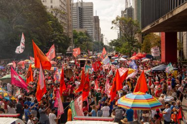 SO PAULO (SP), 10-29-2022 Lula, Alckmin ve Haddad Av 'da bir yürüyüşe katıldılar. Paulista, SP, bu Cumartesi öğleden sonra (29) ve eski Uruguay Cumhurbaşkanı Jos Mujica 'nın özel katılımıyla 