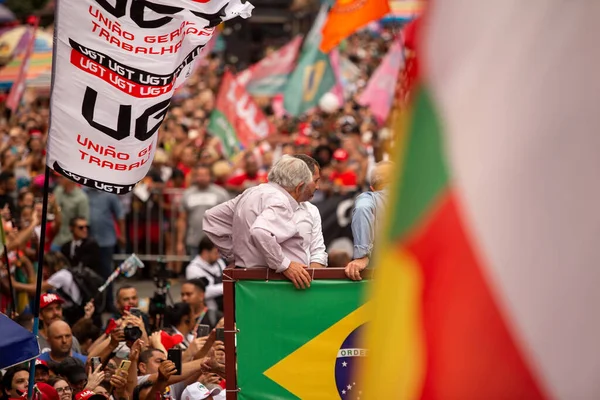 SO PAULO (SP), 10-29-2022 Lula, Alckmin ve Haddad Av 'da bir yürüyüşe katıldılar. Paulista, SP, bu Cumartesi öğleden sonra (29) ve eski Uruguay Cumhurbaşkanı Jos Mujica 'nın özel katılımıyla