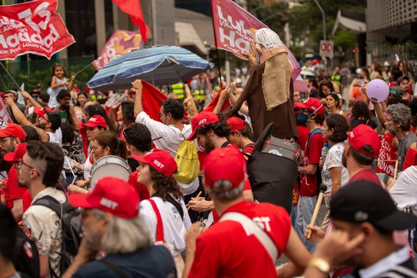 SO PAULO (SP), 10-29-2022 Lula, Alckmin ve Haddad Av 'da bir yürüyüşe katıldılar. Paulista, SP, bu Cumartesi öğleden sonra (29) ve eski Uruguay Cumhurbaşkanı Jos Mujica 'nın özel katılımıyla