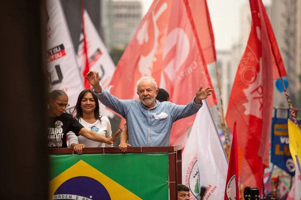 SO PAULO (SP), 10-29-2022 Lula, Alckmin ve Haddad Av 'da bir yürüyüşe katıldılar. Paulista, SP, bu Cumartesi öğleden sonra (29) ve eski Uruguay Cumhurbaşkanı Jos Mujica 'nın özel katılımıyla