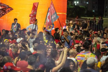 SO PAULO (SP), 10 / 30 / 2022Bu Pazar gecesi Avenida Paulista 'da toplanan seçmenler, Luiz Incio Lula da Silva' nın (PT) cumhurbaşkanlığına zaferini kutladı..