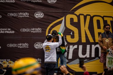 PAULO, BRAZIL - NOVEMBER 06, 20215th Virada Esportiva de So Paulo, dünyanın en büyük paten yarışı, birkaç ekstrem spor, Slackline ve Highline 'ın katılımıyla, 7 yıldan fazla bir süre sonra başkente geri dönüyor.. 