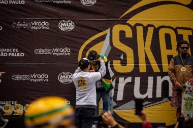 PAULO, BRAZIL - NOVEMBER 06, 20215th Virada Esportiva de So Paulo, dünyanın en büyük paten yarışı, birkaç ekstrem spor, Slackline ve Highline 'ın katılımıyla, 7 yıldan fazla bir süre sonra başkente geri dönüyor.. 