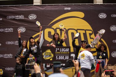 PAULO, BRAZIL - NOVEMBER 06, 20215th Virada Esportiva de So Paulo, dünyanın en büyük paten yarışı, birkaç ekstrem spor, Slackline ve Highline 'ın katılımıyla, 7 yıldan fazla bir süre sonra başkente geri dönüyor.. 