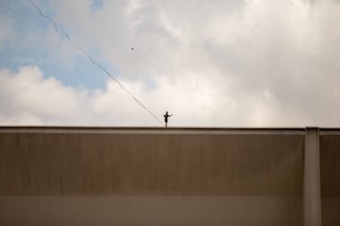 PAULO, BRAZIL - NOVEMBER 06, 20215th Virada Esportiva de So Paulo, dünyanın en büyük paten yarışı, birkaç ekstrem spor, Slackline ve Highline 'ın katılımıyla, 7 yıldan fazla bir süre sonra başkente geri dönüyor.. 