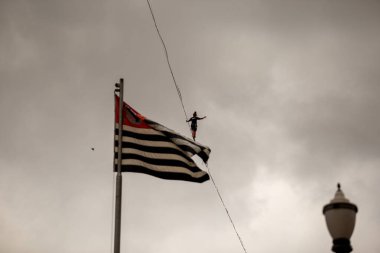 PAULO, BRAZIL - NOVEMBER 06, 20215th Virada Esportiva de So Paulo, dünyanın en büyük paten yarışı, birkaç ekstrem spor, Slackline ve Highline 'ın katılımıyla, 7 yıldan fazla bir süre sonra başkente geri dönüyor.. 
