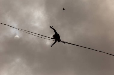 PAULO, BRAZIL - NOVEMBER 06, 20215th Virada Esportiva de So Paulo, dünyanın en büyük paten yarışı, birkaç ekstrem spor, Slackline ve Highline 'ın katılımıyla, 7 yıldan fazla bir süre sonra başkente geri dönüyor.. 