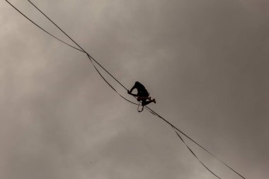 PAULO, BRAZIL - NOVEMBER 06, 20215th Virada Esportiva de So Paulo, dünyanın en büyük paten yarışı, birkaç ekstrem spor, Slackline ve Highline 'ın katılımıyla, 7 yıldan fazla bir süre sonra başkente geri dönüyor.. 