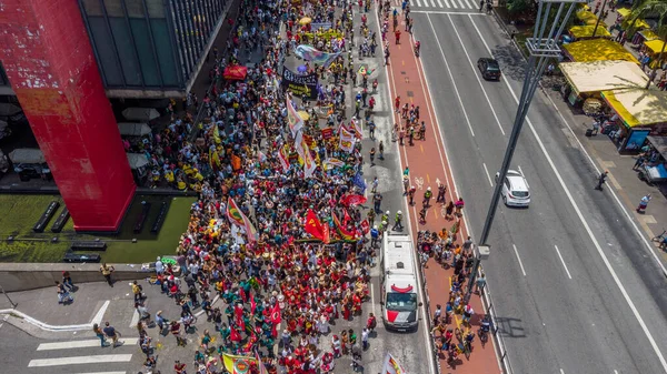 PAULO BRAZIL, NOVEMBER 20, 2022, Siyahi Bilinç Günü için 19 Mart hava görüşü bu yılın teması olarak bir Brezilya ve Demokrasi ve Irkçılık Olmaksızın So Paulo için Masp 'ta toplandı.. 