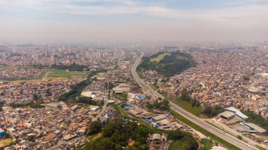 BRAZİL SAO PAULO 23 Kasım 2022 Guarulhos şehrinin havadan görüntüsü