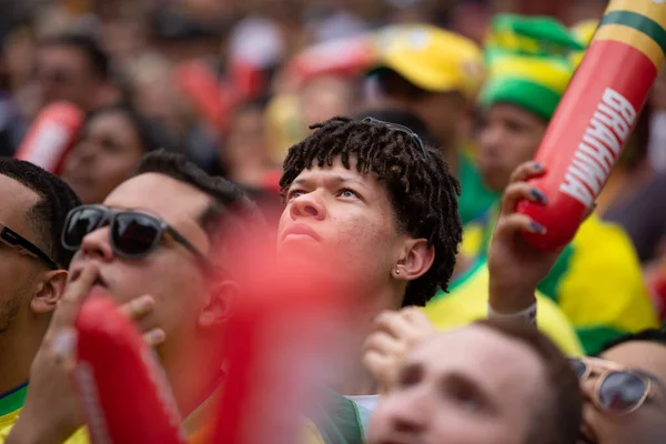 stock image SO PAULO SP, NOVEMBER 28, 2022 Fans at the FIFA Fan Festival in Vale do Anhangaba, central region of So Paulo, during the game between Brazil and Switzerland in the 2022 World Cup in Qatar, this Monday afternoon, 28. 